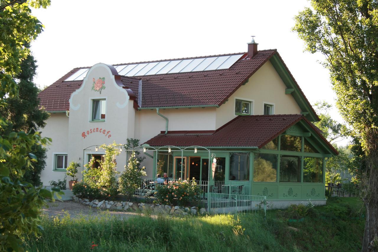 Rosenhotel - Serviced Apartments Zwentendorf Εξωτερικό φωτογραφία